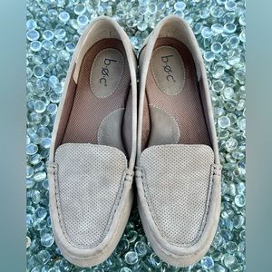 b.o.c Slip on Size 7.5 faux leather loafers. EUC Cushioned footbed. No box.
